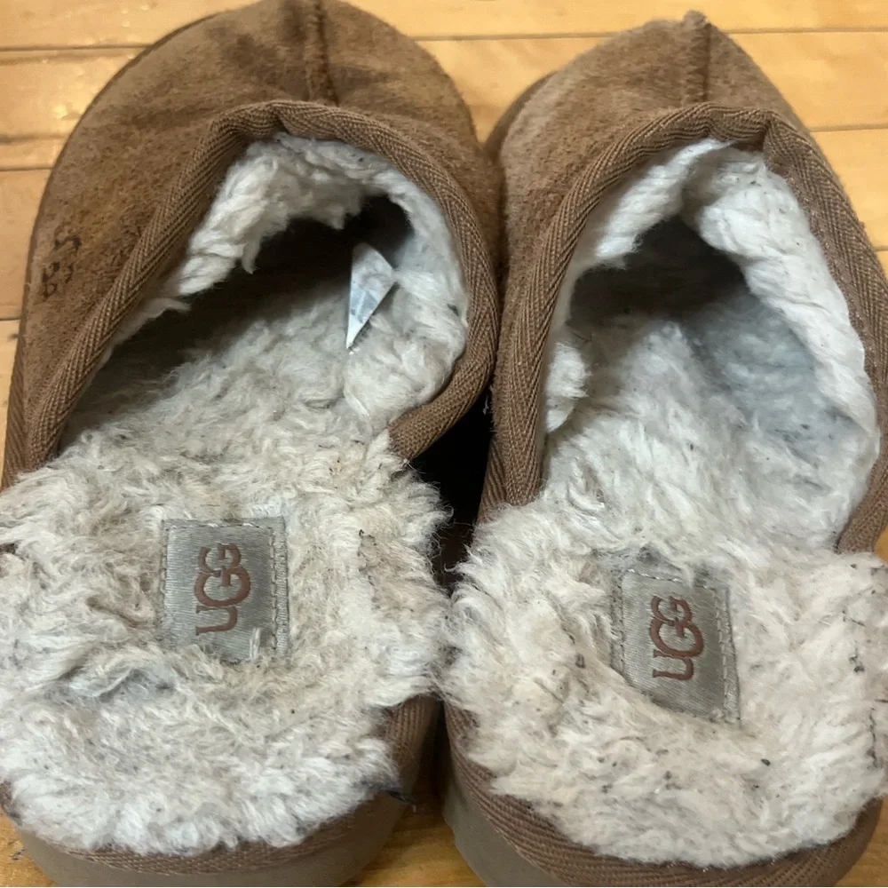 UGG Brown Suede Slippers Kids' Keegan Slide In Chestnut size 1 UC trending